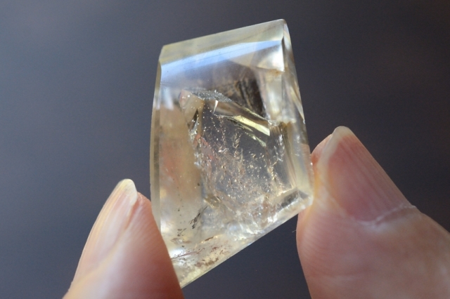クォーツインクォーツ（貫入水晶）【22】天然石ルース・カボション（25×17.5mm）