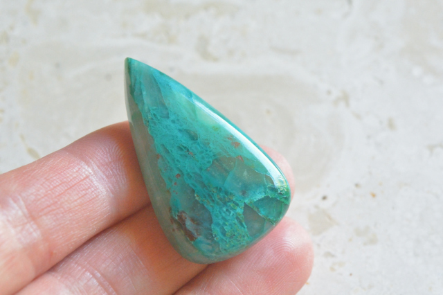 クォンタムクアトロシリカ【36】ルース・カボション（36.5×22mm）