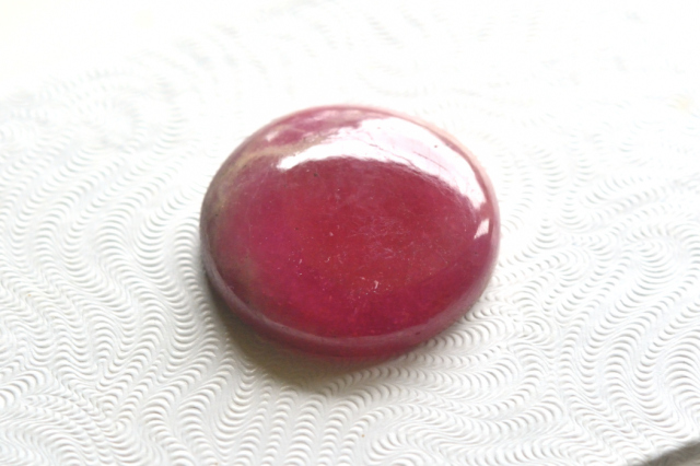 ルビー【2】天然石ルース・カボション（23.5×23.5mm）