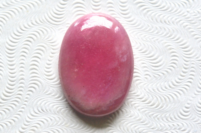 ルビー【8】天然石ルース・カボション（17.5×12.5mm）