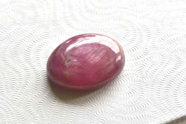 ルビー【9】天然石ルース・カボション（21×16.5mm）