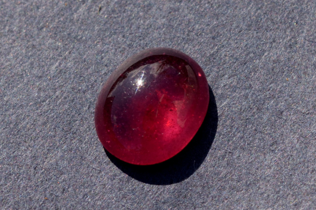 ルビー【14】天然石ルース・カボション（12×10mm）