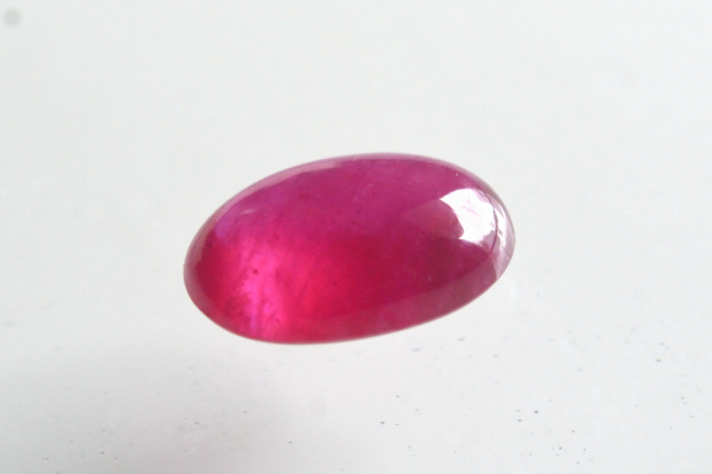 ルビー【19】天然石ルース・カボション（12×8.5mm）