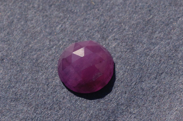 ルビー【22】天然石ルース・カボション（9.5×9.5mm）