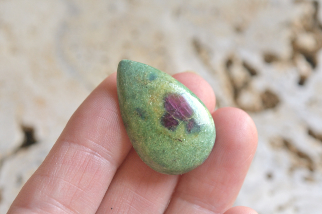 きらきら　ルビーインフックサイト　ルビーフック　可愛すぎる　専用スタンド付き ルビーインフックサイトr38.2㎜ – 天然石屋 優月堂