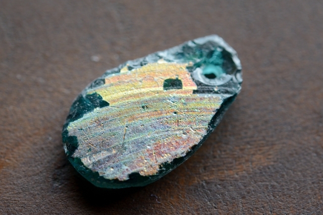 ローマングラス（穴あき）【9】（15×9mm）