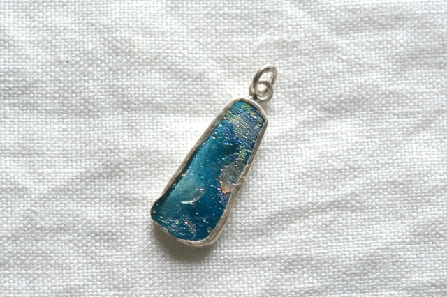 ローマングラス（穴あき）【41】（25×11.8mm）