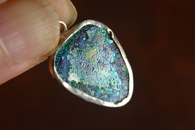 ローマングラス（穴あき）【43】（19.5×15.6mm）