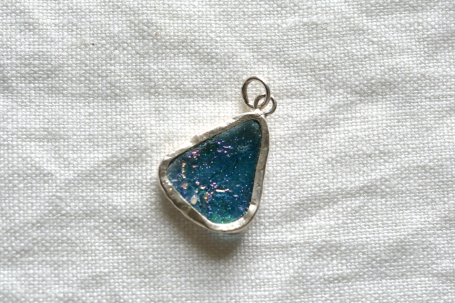 ローマングラス（穴あき）【44】（19.5×20mm）