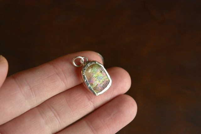 ローマングラス（穴あき）【47】（16×12mm）