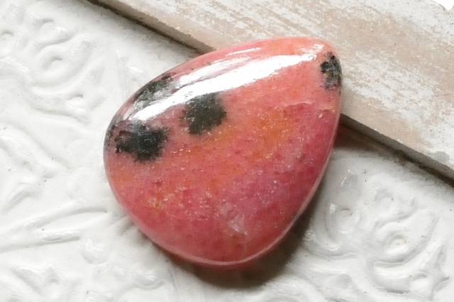 ロードナイト【14】天然石ルース　（30×24mm）