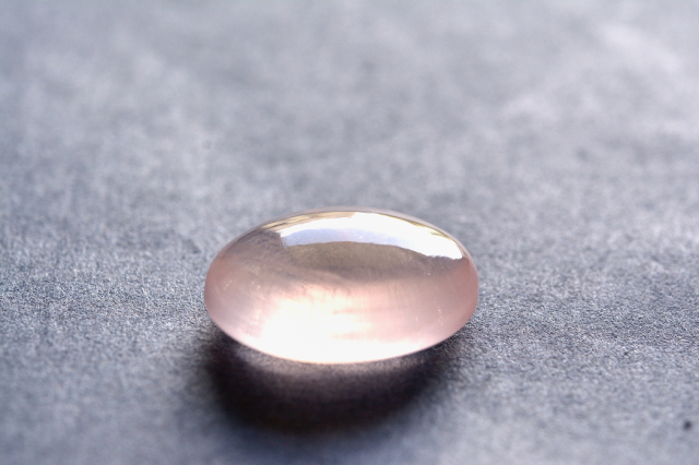 ディープローズクォーツ【10】ルース・カボション（23.5×18mm）