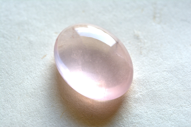 ディープローズクォーツ【10】ルース・カボション（23.5×18mm）