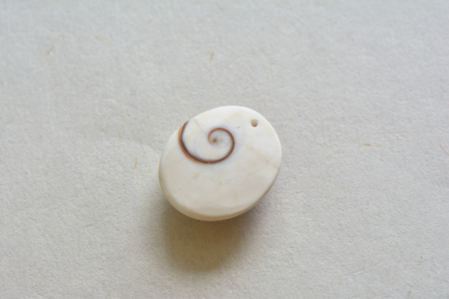 シヴァアイ（穴あき）【3】ルース・カボション（25×21.5mm）