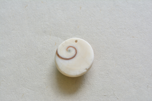 シヴァアイ（穴あき）【4】ルース・カボション（24×22mm）