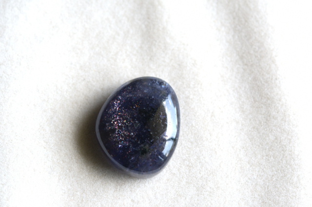 アイオライトサンストーン【5】ルース・カボション（18.5×15.5mm）