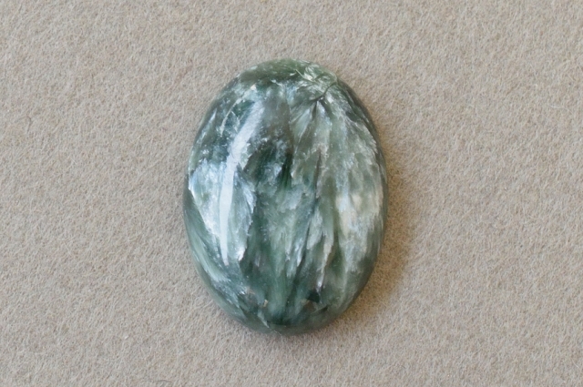 セラフィナイト【10】　天然石ルース・カボション（19×14mm）