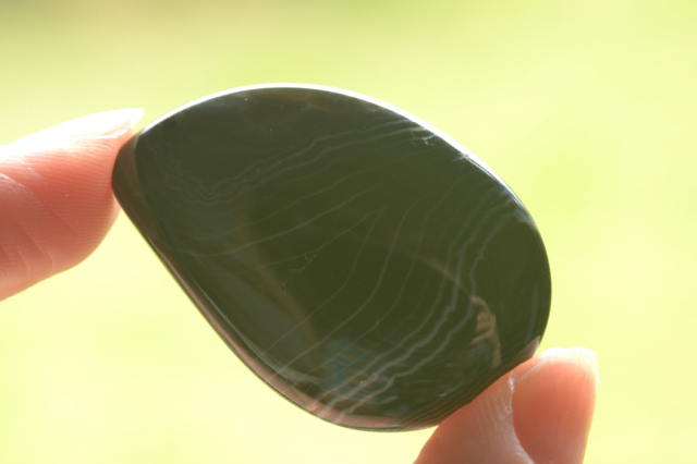 ストライプオニキス【9】ルース・カボション（39.5×26.5mm）