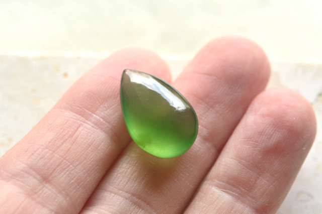 サーペンティン【13】ルース・カボション　（18.5×12mm）