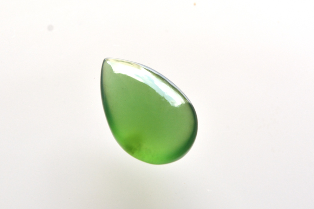 サーペンティン【13】ルース・カボション　（18.5×12mm）