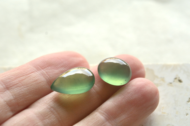 サーペンティン・2石セット【18】ルース・カボション　（15.5×10mm）