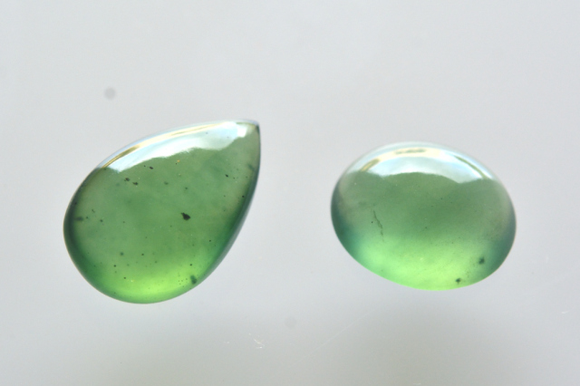 サーペンティン・2石セット【18】ルース・カボション　（15.5×10mm）