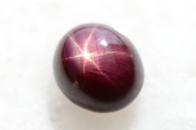 スタールビー【17】天然石ルース・カボション（14.5×13mm）