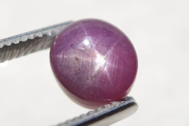 スタールビー【35】天然石ルース・カボション（7.5×6.5mm）