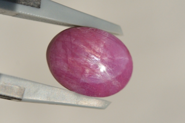 スタールビー【56】天然石ルース・カボション（10.5×8mm）