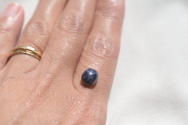 ブルースターサファイア【1】ルース・カボション（9×7mm）