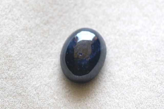 ブルースターサファイア【1】ルース・カボション（9×7mm）
