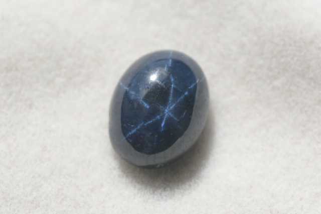 ブルースターサファイア【2】ルース・カボション（9×7mm）