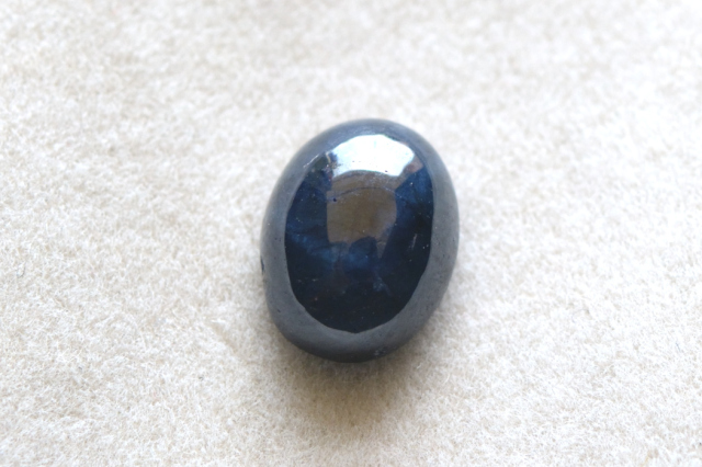 ブルースターサファイア【2】ルース・カボション（9×7mm）
