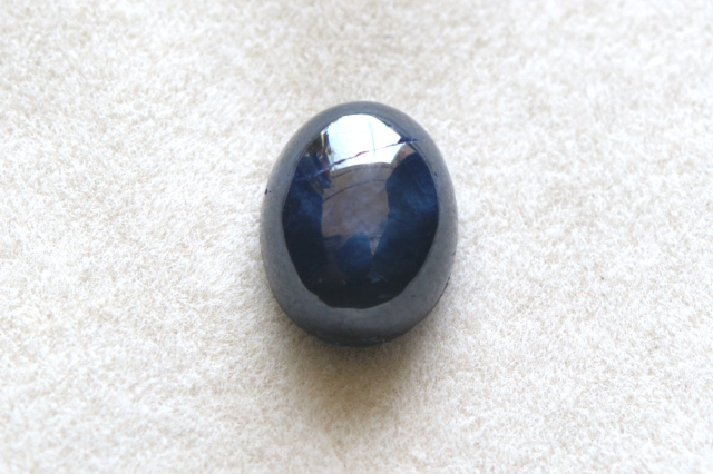 ブルースターサファイア【3】ルース・カボション（9×7mm）