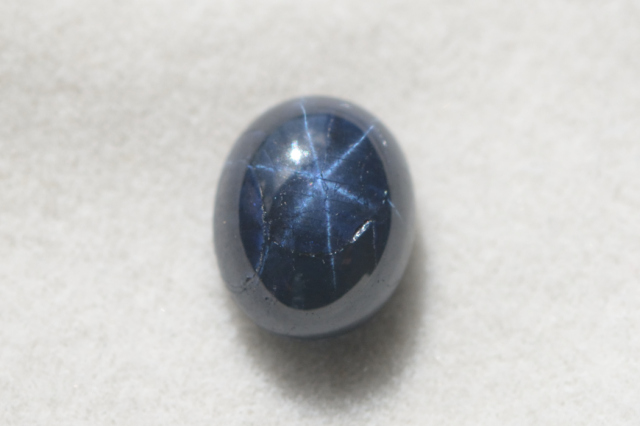 ブルースターサファイア【4】ルース・カボション（9×7.5mm）