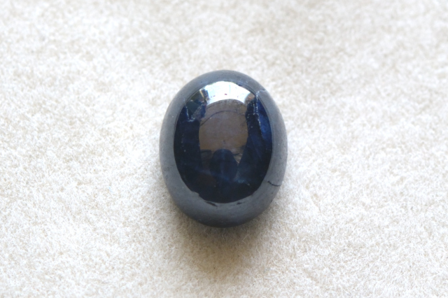 ブルースターサファイア【4】ルース・カボション（9×7.5mm）