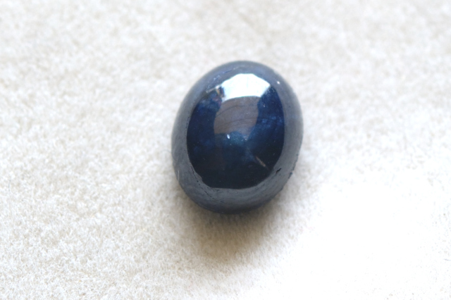 ブルースターサファイア【6】ルース・カボション（9×7mm）