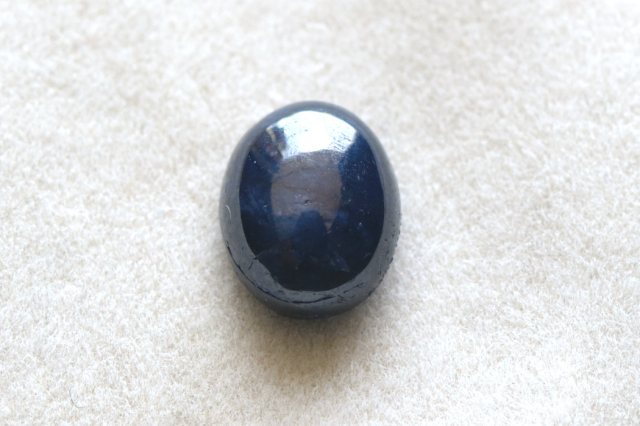 ブルースターサファイア【8】ルース・カボション（9×7mm）