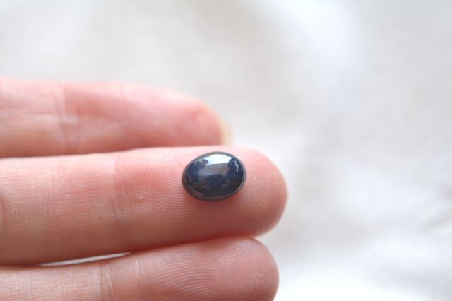 ブルースターサファイア【9】ルース・カボション（9×7mm）