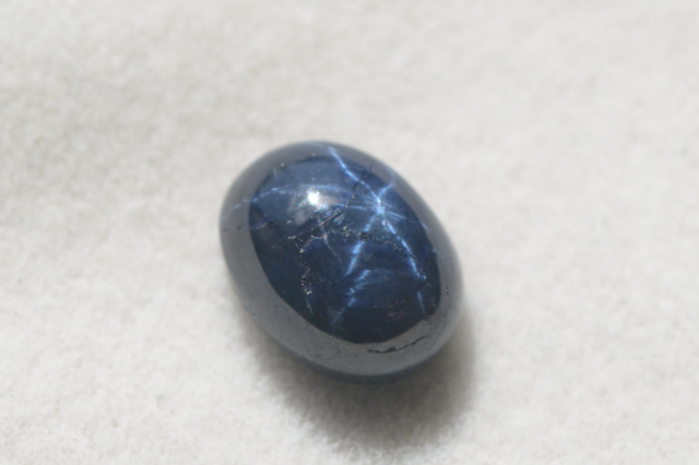 ブルースターサファイア【10】ルース・カボション（9×7mm）