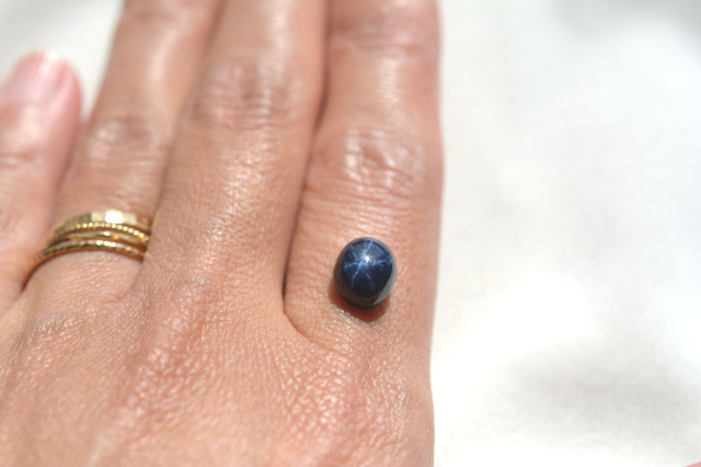 ブルースターサファイア【10】ルース・カボション（9×7mm）