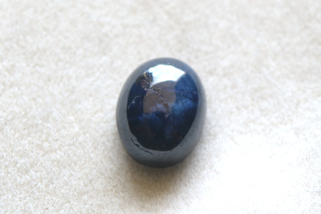 ブルースターサファイア【10】ルース・カボション（9×7mm）