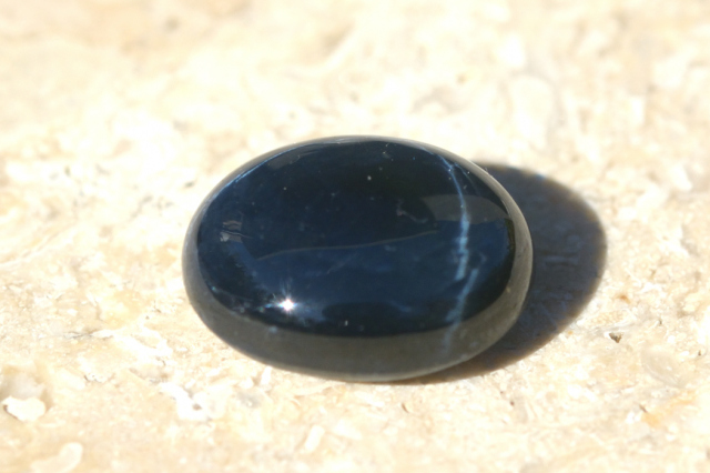 ブルースターサファイア【12】ルース・カボション（13×11mm）
