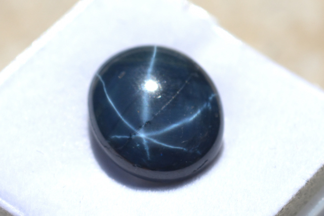 ブルースターサファイア【13】ルース・カボション（12.5×10.5mm）
