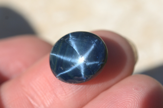 ブルースターサファイア【13】ルース・カボション（12.5×10.5mm）