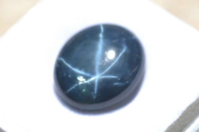 ブルースターサファイア【14】ルース・カボション（12.5×10.5mm）