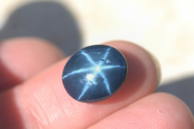 ブルースターサファイア【15】ルース・カボション（12×10mm）