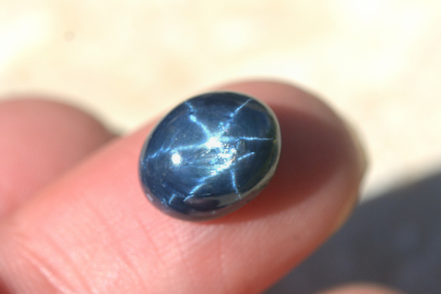ブルースターサファイア【19】ルース・カボション（10×8mm）