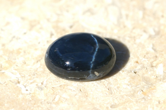 ブルースターサファイア【19】ルース・カボション（10×8mm）