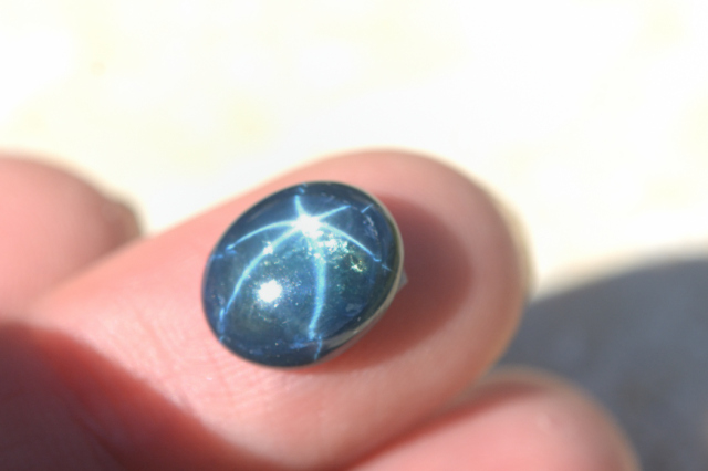 ブルースターサファイア【20】ルース・カボション（10×8mm）